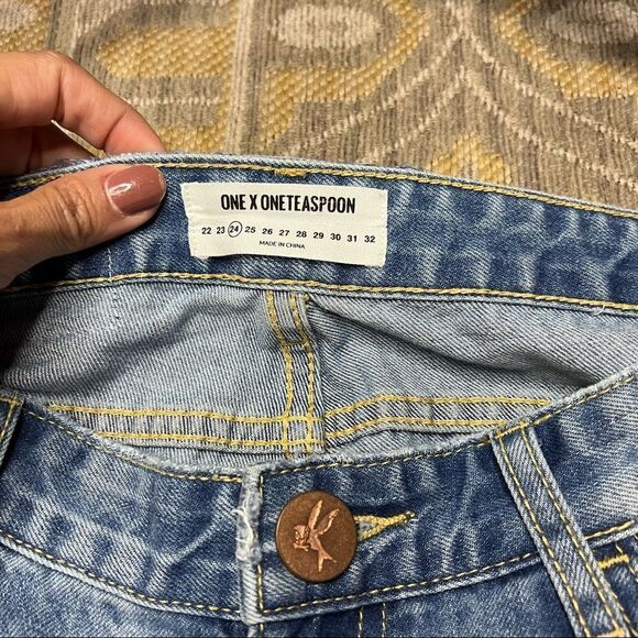 One X One Teaspoon Distressed Freebirds Boyfriend Cut Jeans - Picture 4 of 10